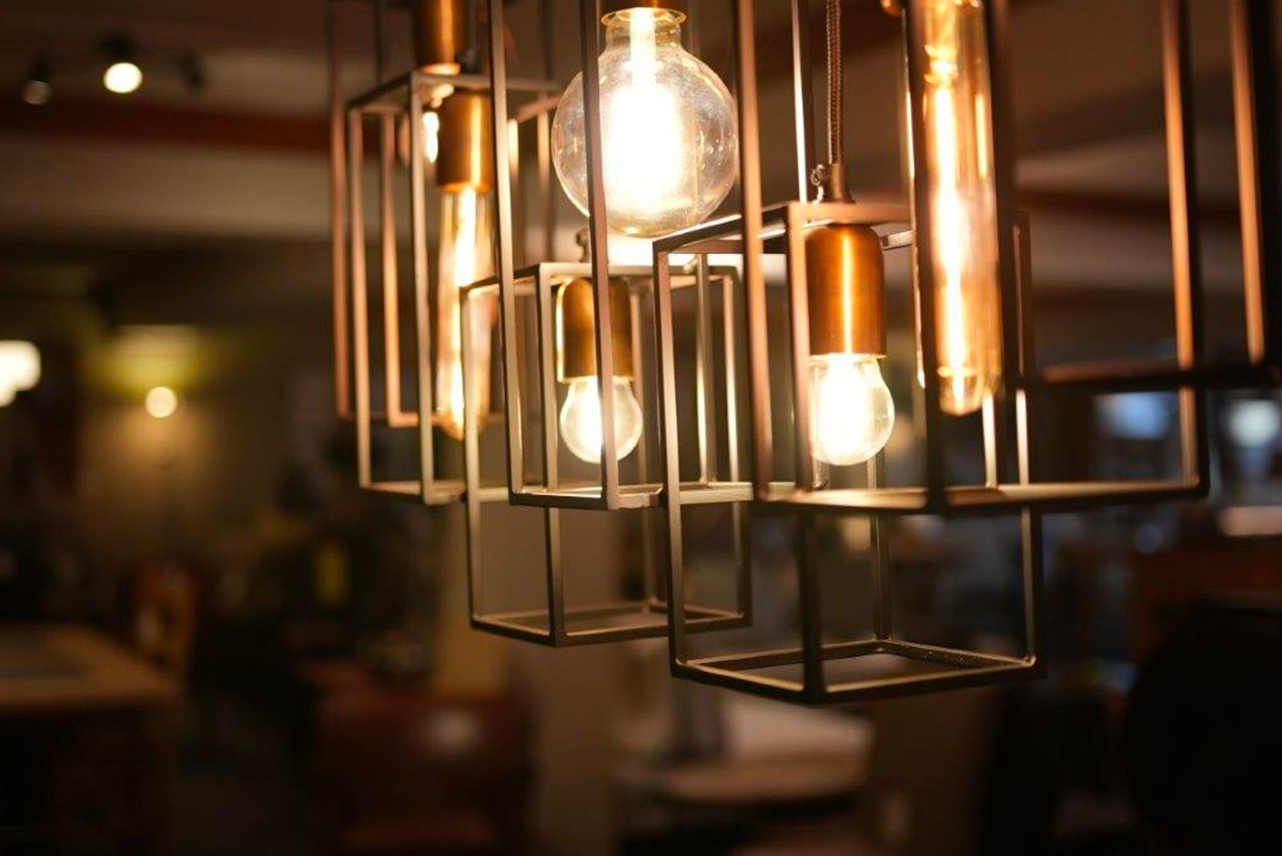 Trisconi Meubles - Close up lampe avec ampoule
